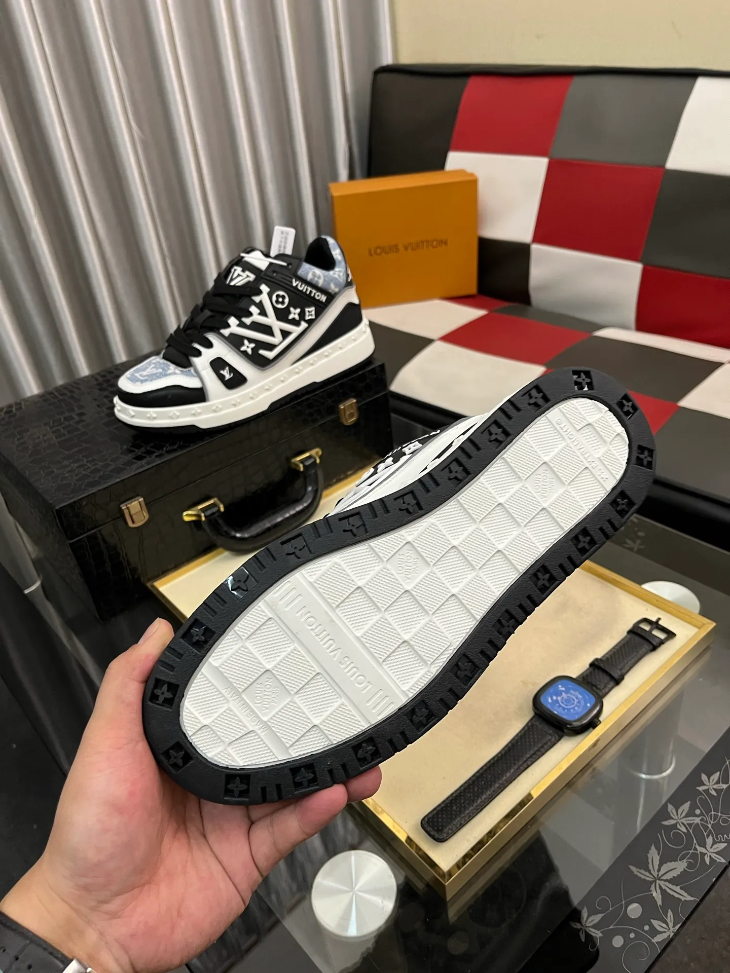 Men's men's shoes 💰620⌚️⌚️ Comes with full packaging "Loui* Vuitto*" LV's new Gaobang sports and casual shoes. Imported first-layer cowhide ➕ Imported sheepskin lining is high-end and comfortable, and the original outsole is light and wear-resistant! Purely handmade, details determine quality! Size 38-442️⃣Colors available